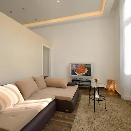 Corina Apartman