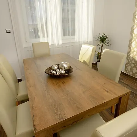 Corina Apartman